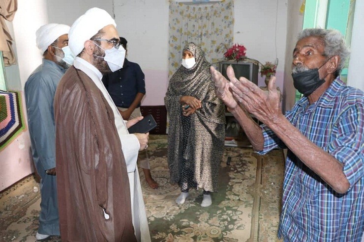 وظیفه اصلی ما انتقال مطالبات مردم زلزله زده هرمزگان به مسئولان و خیران است وظیفه اصلی ما انتقال مطالبات مردم زلزله زده هرمزگان به مسئولان و خیران است