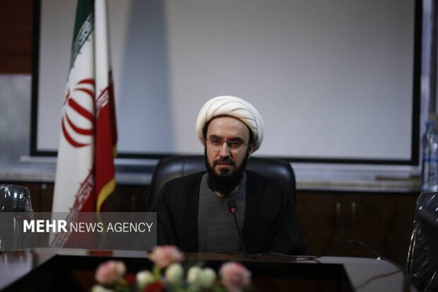 اهمیت نقش روحانیان و مداحان در مقابله با هجمه فرهنگی دشمنان اهمیت نقش روحانیان و مداحان در مقابله با هجمه فرهنگی دشمنان