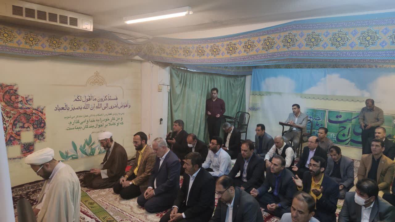 برگزاری پویش توسعه و ترویج امور قرآنی بین کارکنان دستگاههای اجرایی استان فارس برگزاری پویش توسعه و ترویج امور قرآنی بین کارکنان دستگاههای اجرایی استان فارس