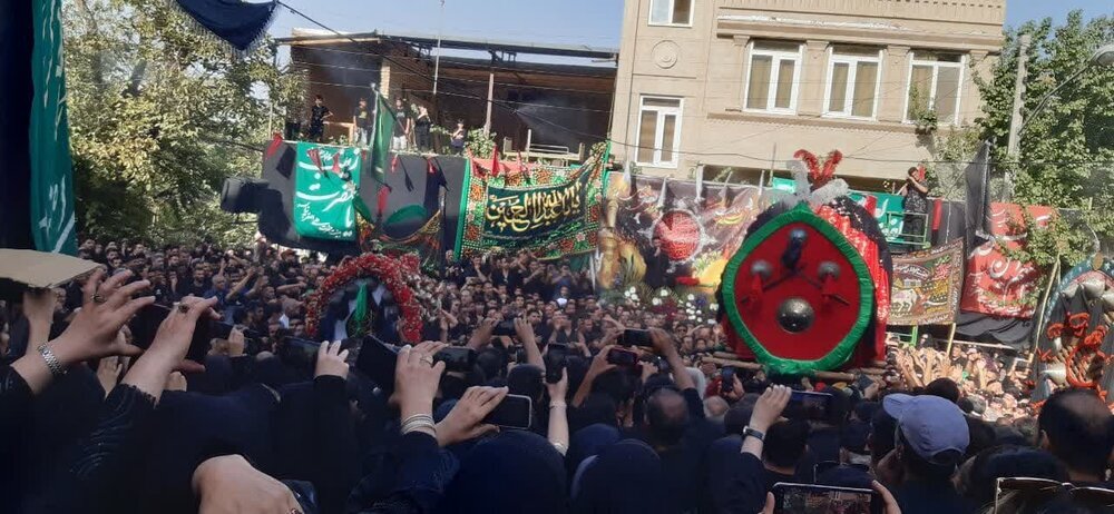 مراسم سنتی نخل گردانی در نیاسر برگزار شد مراسم سنتی نخل گردانی در نیاسر برگزار شد