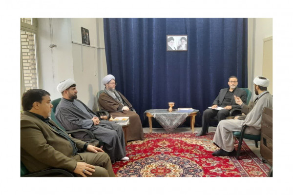 حجت‌الاسلام بیات با نماینده مردم زنجان و طارم در مجلس شورای اسلامی دیدار و گفتگو کرد