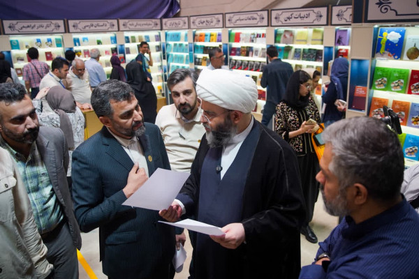 بازدید رئیس سازمان تبلیغات اسلامی از سی و ششمین نمایشگاه کتاب