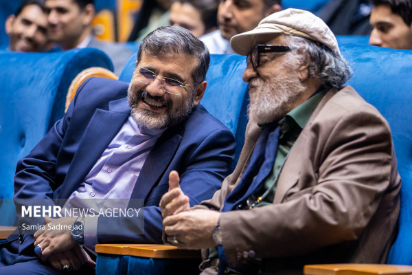 رونمایی از مستند پرواز در مه