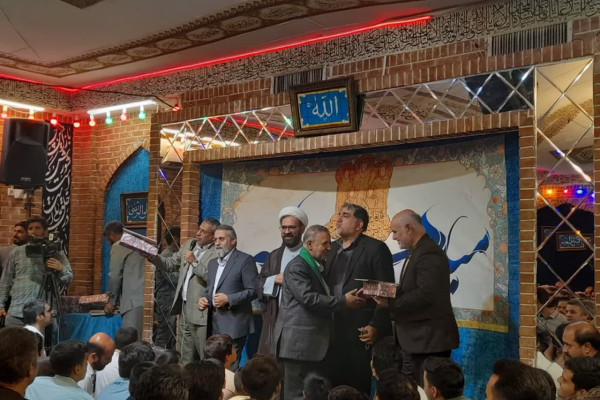 مراسم تجلیل و تکریم ستایشگران سادات و پیشکسوتان عرصه ستایشگری در مشهد مقدس برگزار شد.