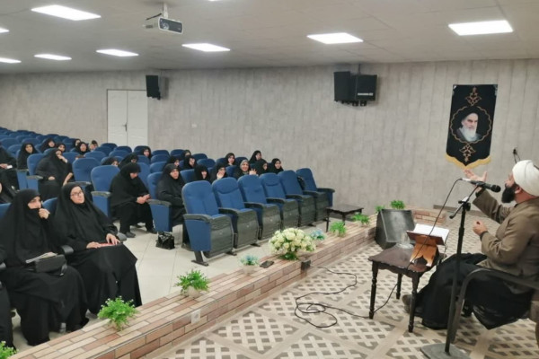 نشست‌ تبیینی گفتمانی «لشکر بانوان مقاومت» برگزار شد