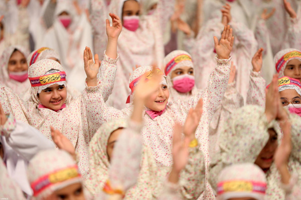 "فرشتوں کی تقریب" رہبر انقلاب کی موجودگی میں