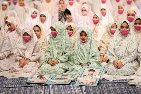 "فرشتوں کی تقریب" رہبر انقلاب کی موجودگی میں