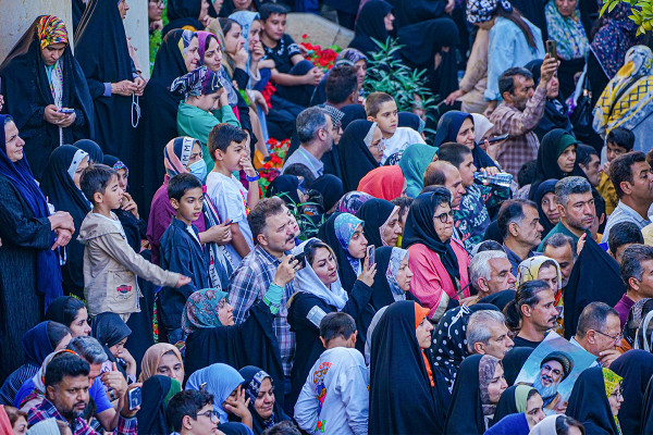Holding the Mahfel Celebration at the Tomb of Hafez in Shiraz
