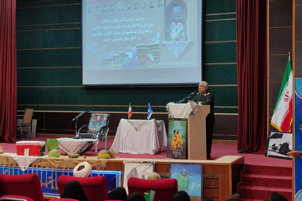 عزت و سربلندی ایران اسلامی نتیجه خون شهدا و ایثارگری های دفاع مقدس است