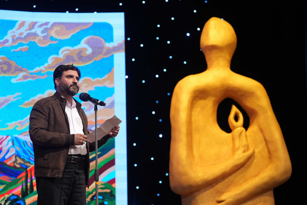 קארן הומאיוּנפאר נבחר לדמות האמנותית של השנה