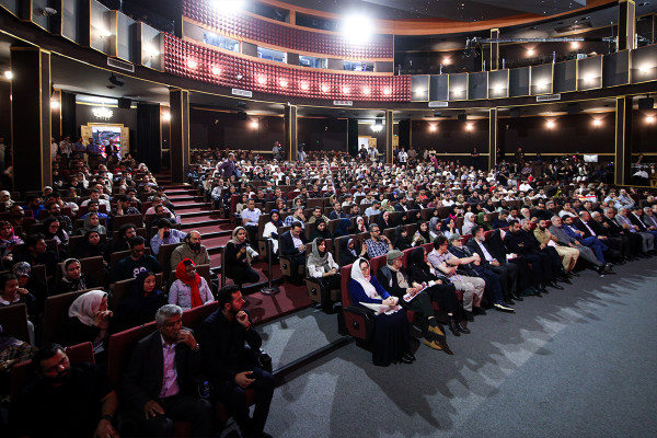 اختُتمت الدورة الرابعة عشرة لمهرجان الفيلم الدولي ۱۰۰