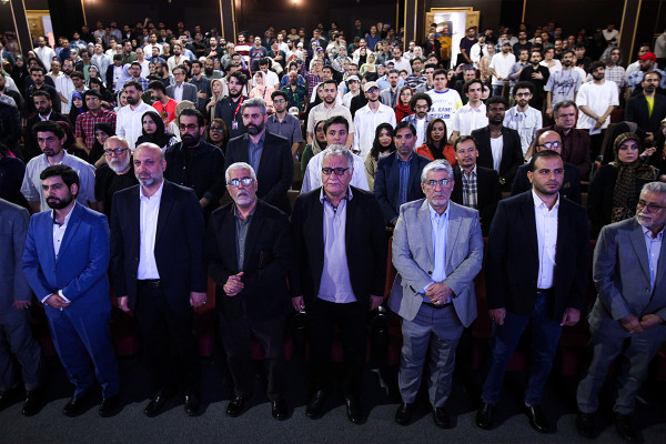 הפסטיבל הבינלאומי ה-۱۴ לסרטים ۱۰۰ התקיים