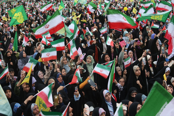 Акция «Как звезда» — крупнейший праздник для девушек в Иране