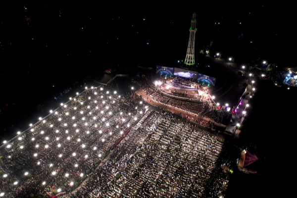 “Mahfel” TV Program: Quranic Celebrations in Iran and Around the World