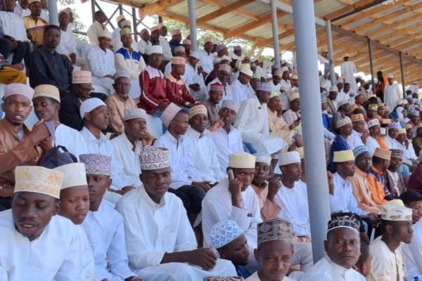 Programa de Televisión “Mahfel”: Celebraciones Coránicas en Irán y el Mundo