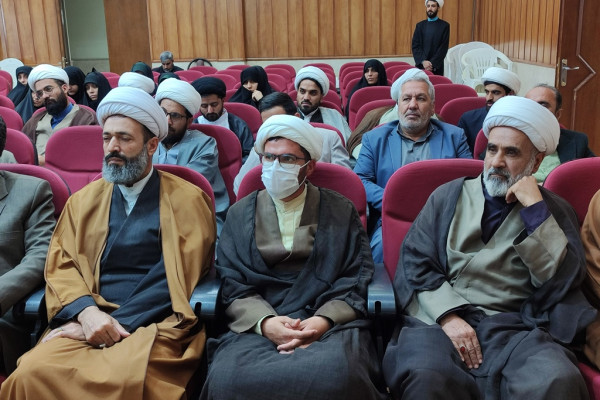 برگزاری نشست تبیینی و هم اندیشی اساتید مراکز آموزش و متولیان مراکز معارف اسلام ناب استان