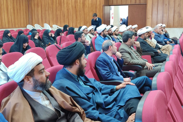 برگزاری نشست تبیینی و هم اندیشی اساتید مراکز آموزش و متولیان مراکز معارف اسلام ناب استان