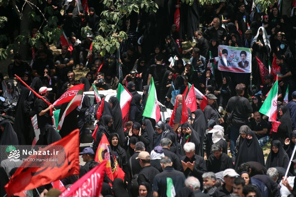 آیین تشییع پیکر مطهر رهبر شهید انقلاب در تهران برگزار شد