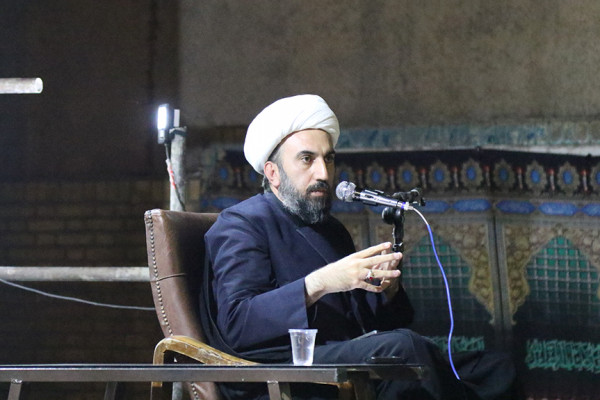 محرم فرصتی برای بیداری اسلامی و مقابله با جنگ روانی دشمنان است