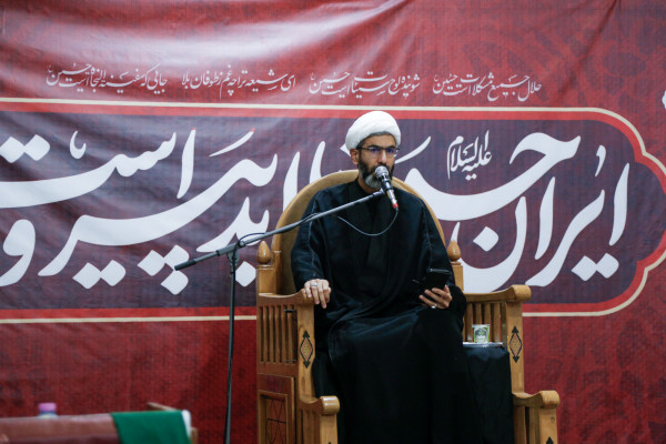 کربلا معیار سنجش ایمان از عاشورای حسینی تا قیام عاشورای انقلاب اسلامی است