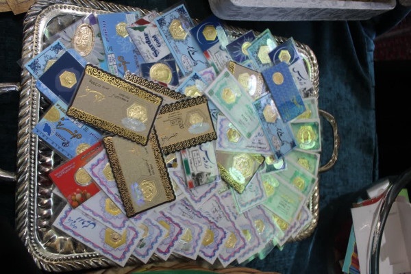 بانوان زنجانی بیش از یک کیلوگرم طلا به جهبه مقاومت اهداء کردند