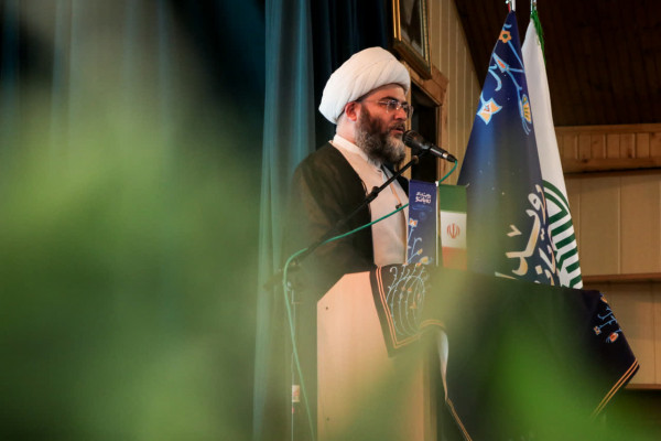 بانوان باید پیشتاز روایت و تبیین باشند