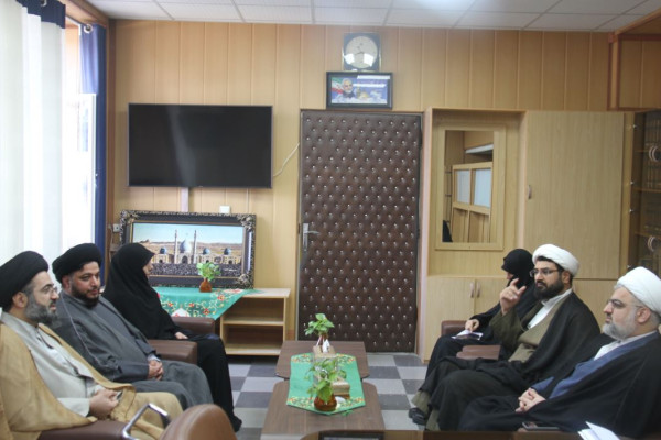 نشست هم‌اندیشی تبلیغات اسلامی فارس و حوزه‌های علمیه خواهران برگزار شد