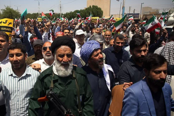 راهپیمایی پرخروش مردم قصیده ای فاخر در برابر ظلم و تجاوز