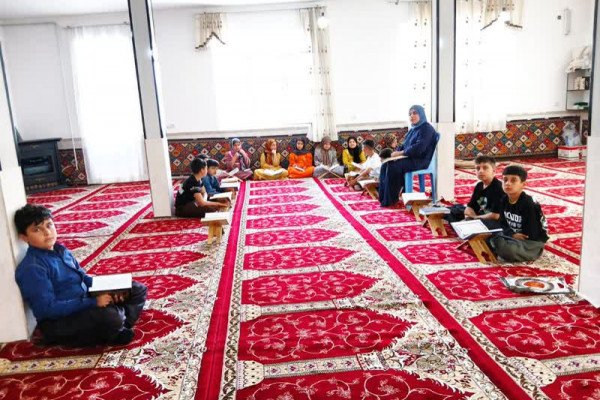 فواید آموزش قرآن کریم در هدایت انسان‌ها