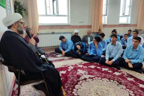 نسل جوان با آگاهی در راستای تحقق اهداف انقلاب اسلامی تلاش کند